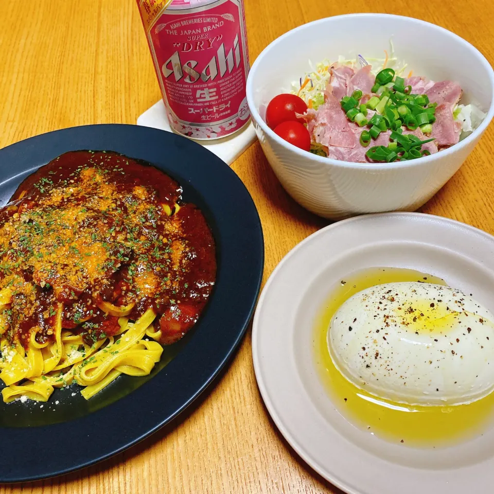 ハッシュドビーフ パスタ🍝
オリーブオイルかけた豆腐
タン塩切り落とし サラダ🥗|naoさん