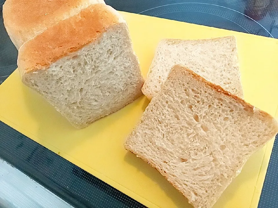 全粒粉入り湯だね角食パン🍞|Keiさん