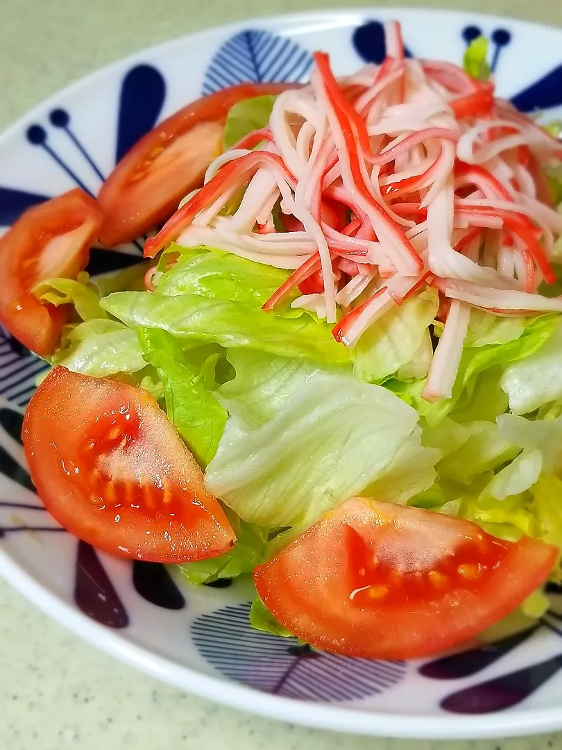 レタスとカニカマのサラダ|ぱんだのままんさん