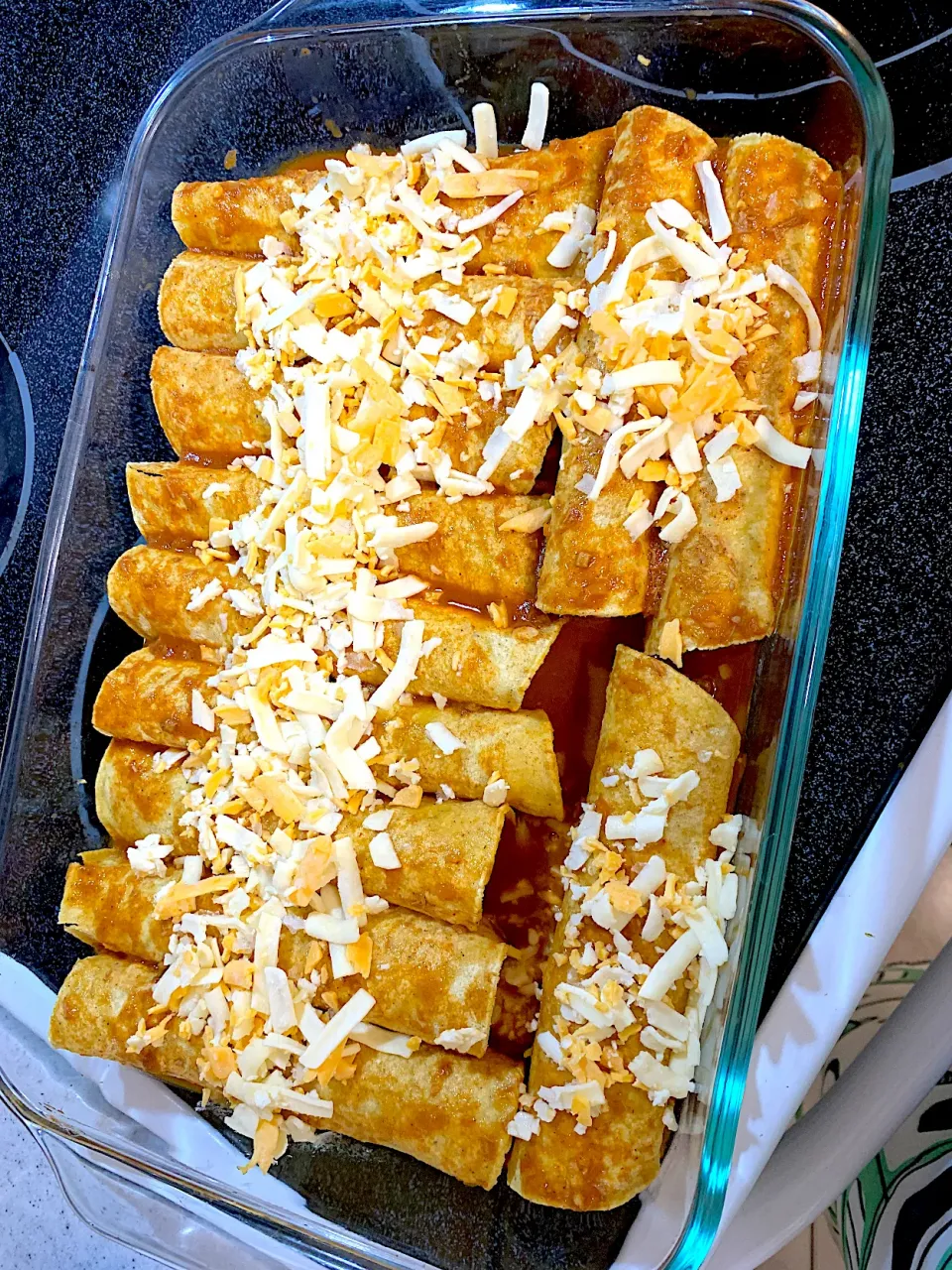 ChiCkeN EnchiLaDaS wiTh ReD ChiLe SaUcE|GeMzKiTchさん