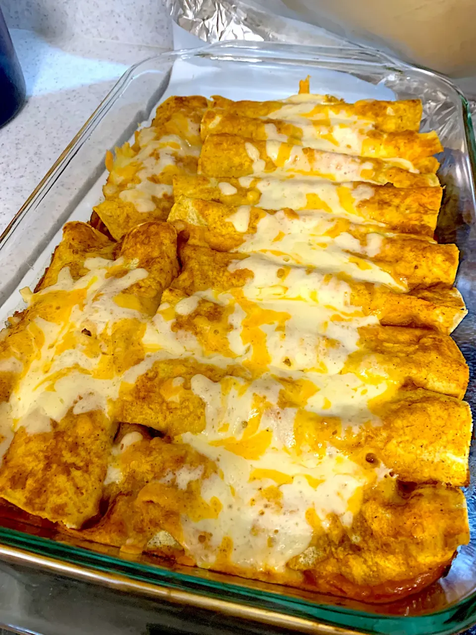 ChicKeN EnchiLaDaS WiTh ReD ChiLe SauCe|GeMzKiTchさん