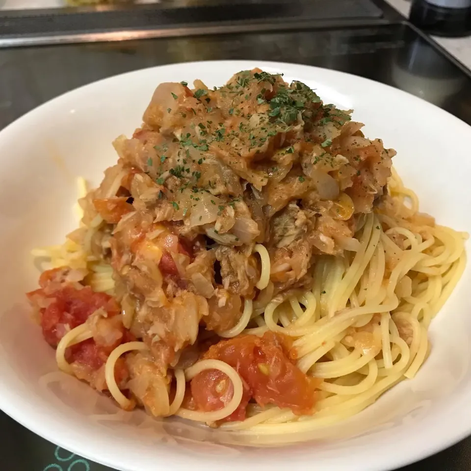 Snapdishの料理写真:フレッシュトマトとツナのパスタ|sanaeさん