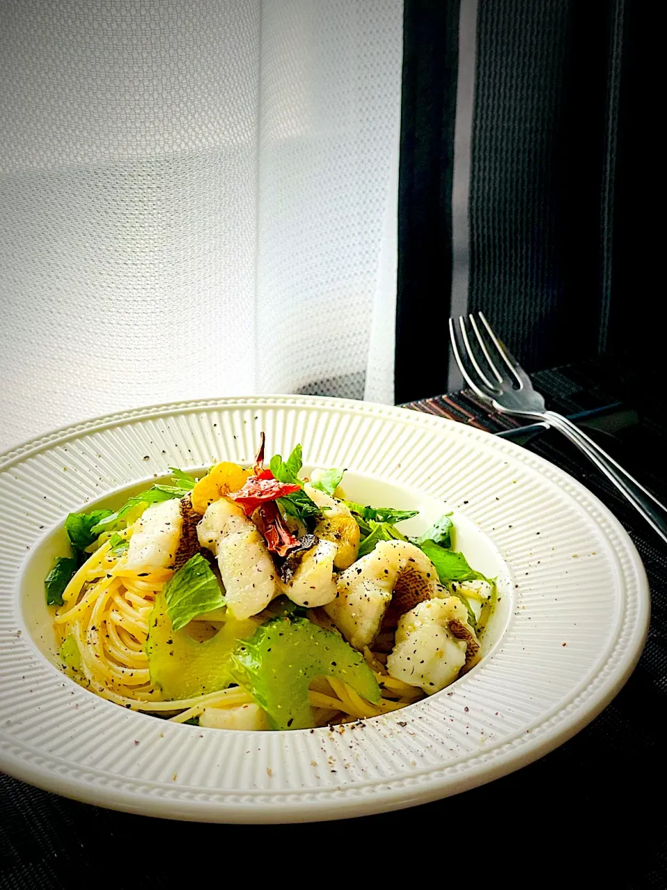 カサゴとセロリのペペロンチーノ✨✨✨本日のテレワークランチ❣️|イチロッタさん