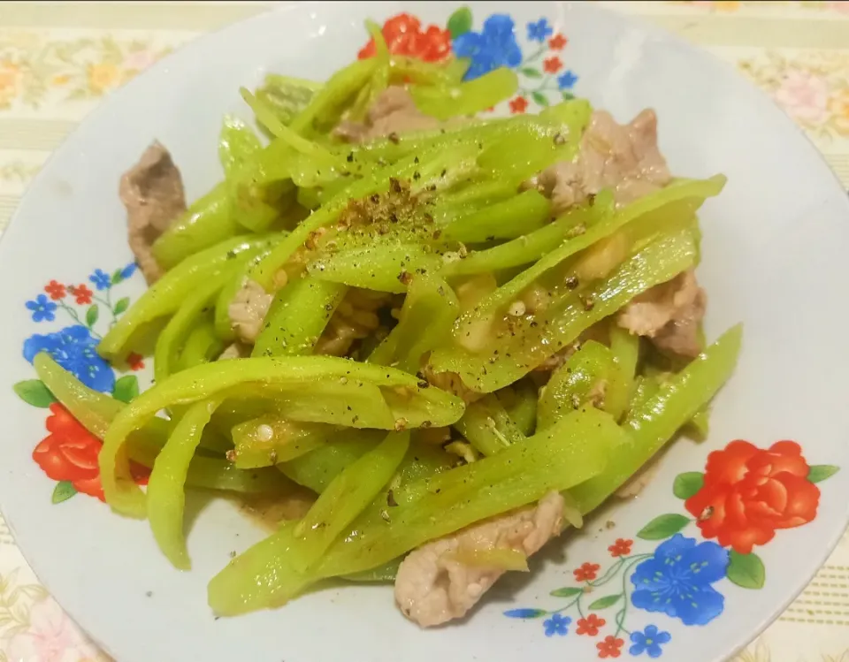 Stir Fried Bell Peppers with Black Pepper|🌿Veerapan Mu🌿さん