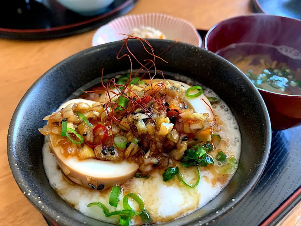 麻薬たまご&とろろ丼|いちごさん