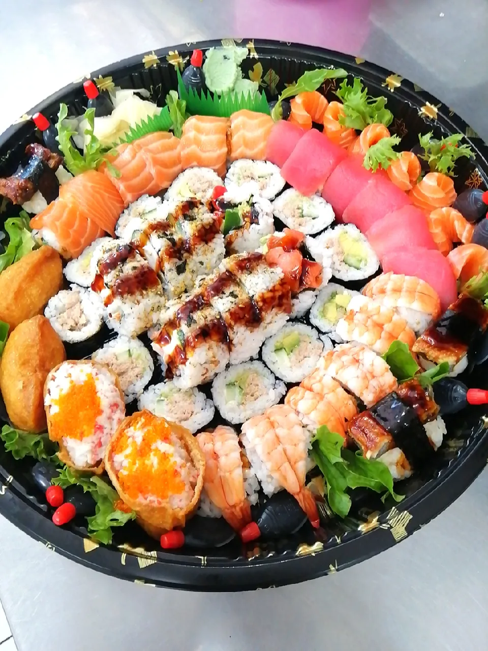 (C4) sashimi sushi deluxe platter|Heby Lowさん