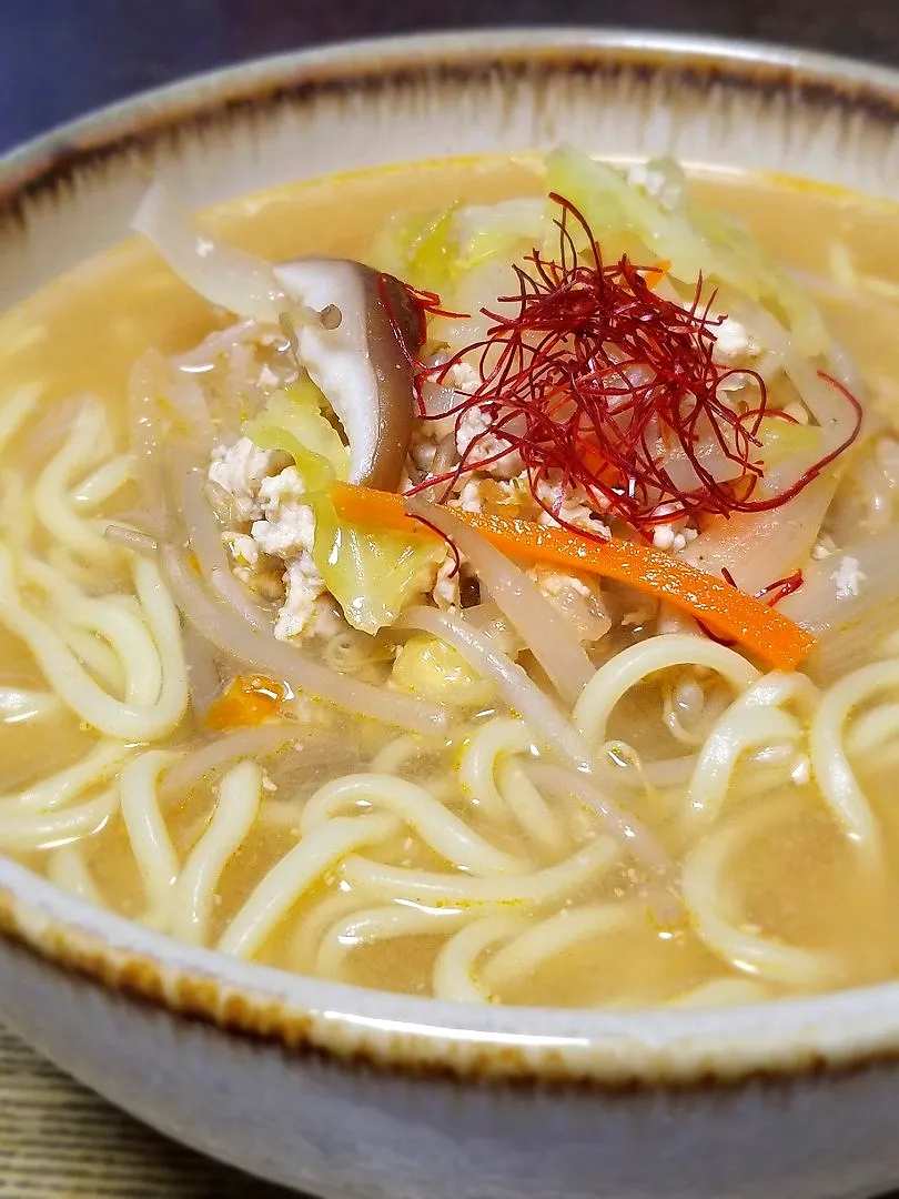 Snapdishの料理写真:パパ作👨極太もちもちピリ辛味噌ラーメン|ぱんだのままんさん