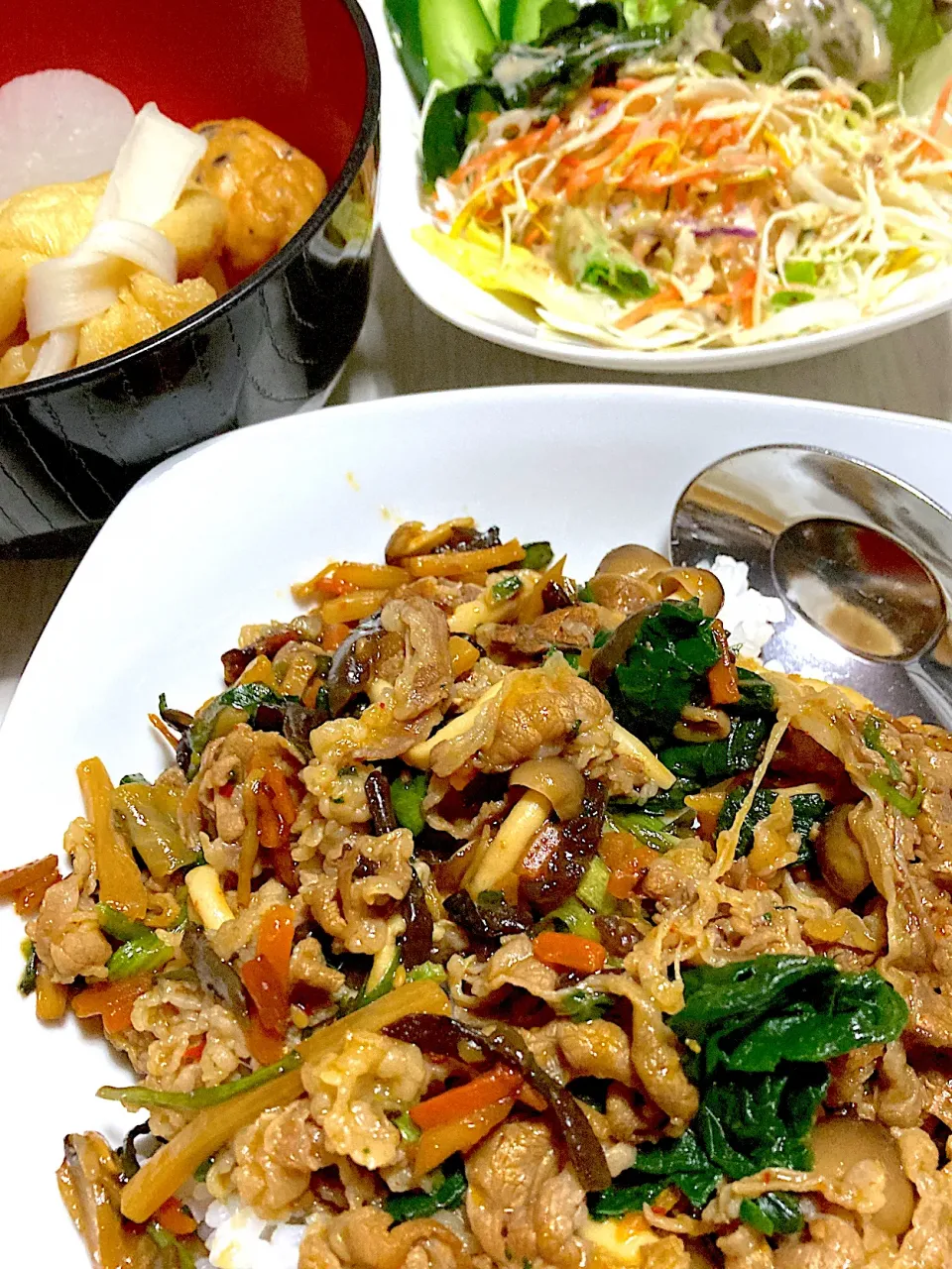 野菜いっぱいビビンバ牛丼、ワカメサラダ、大根煮|Ayaさん