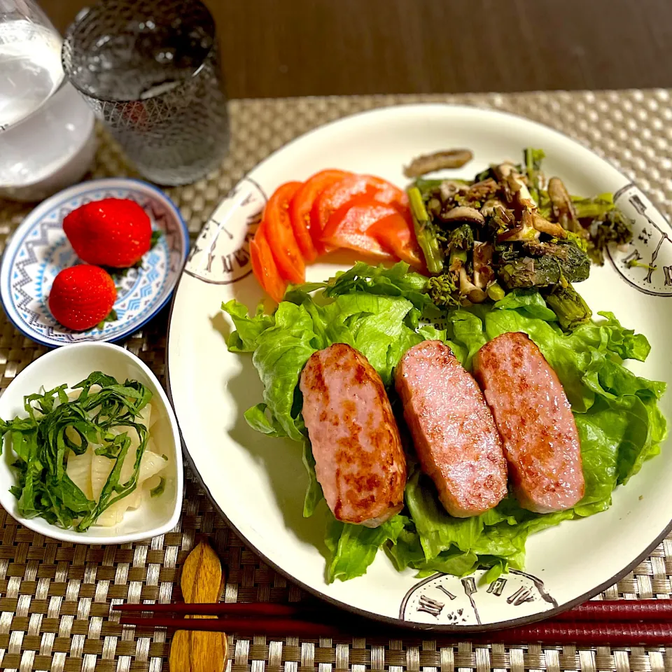 Snapdishの料理写真:3/27晩ご飯：伊藤ハムのミートローフ|ななみんさん