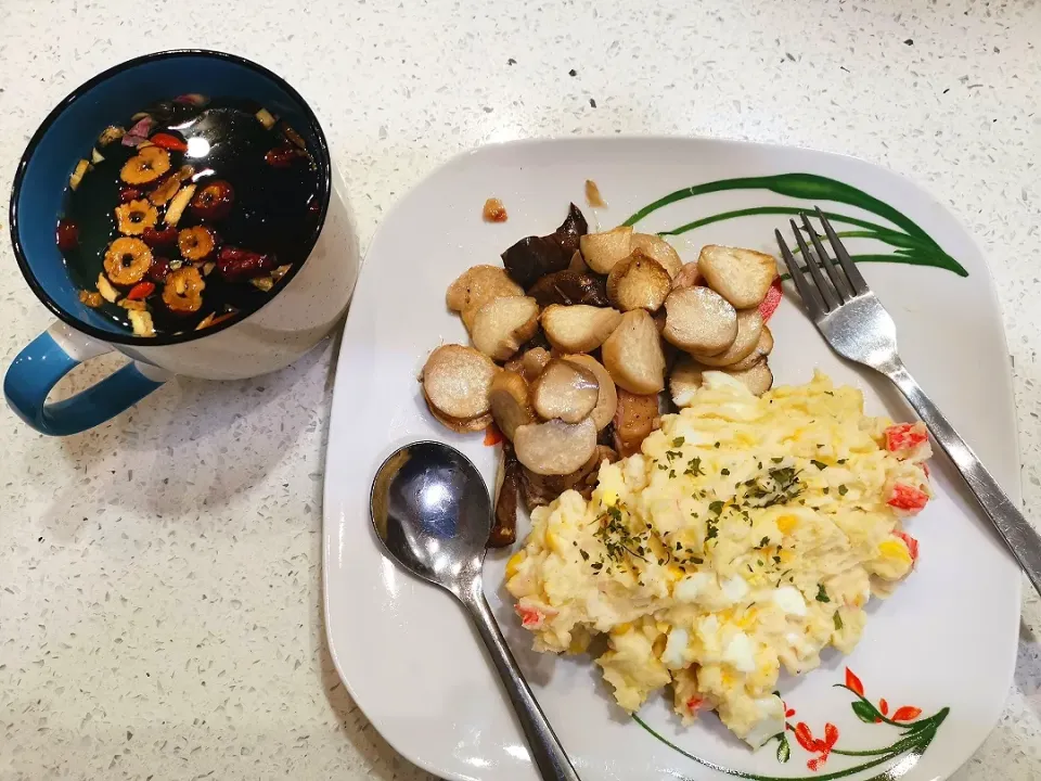 Japanese style potato salad with black pepper chicken|Fiona Thengさん