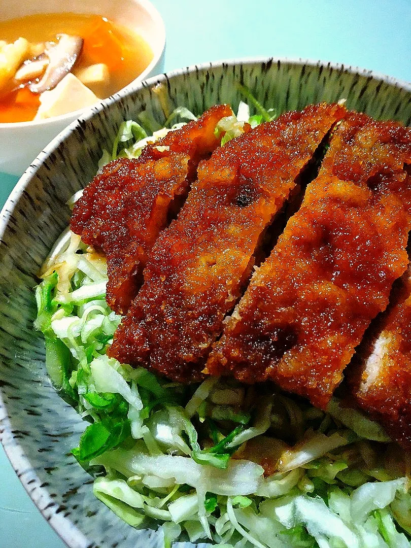 ソースカツ丼😁|かずにゃさん