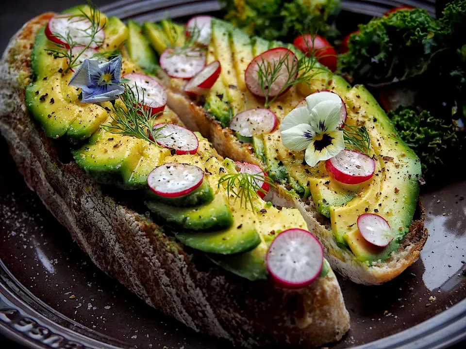 Avocado sourdough toast|Misstyさん