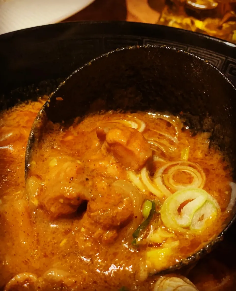 Dinner ! Dinner ! 
Hot Chicken Coconut Curry (made with my new curry blend ) With Basmati Rice 🍚 with Popadoms 
#curry #rice #hothot #😎 #chefemanuel #homecook|Emanuel Hayashiさん