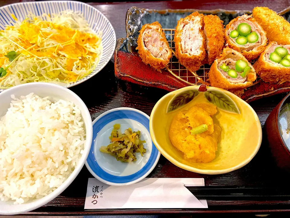 Snapdishの料理写真:浜勝の重ねかつとアスパラ巻き膳🥢|ナナさん