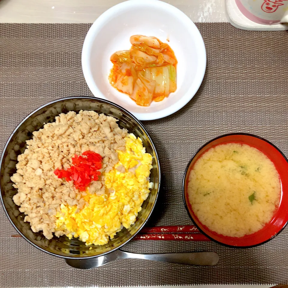 そぼろ丼|みんごはんさん