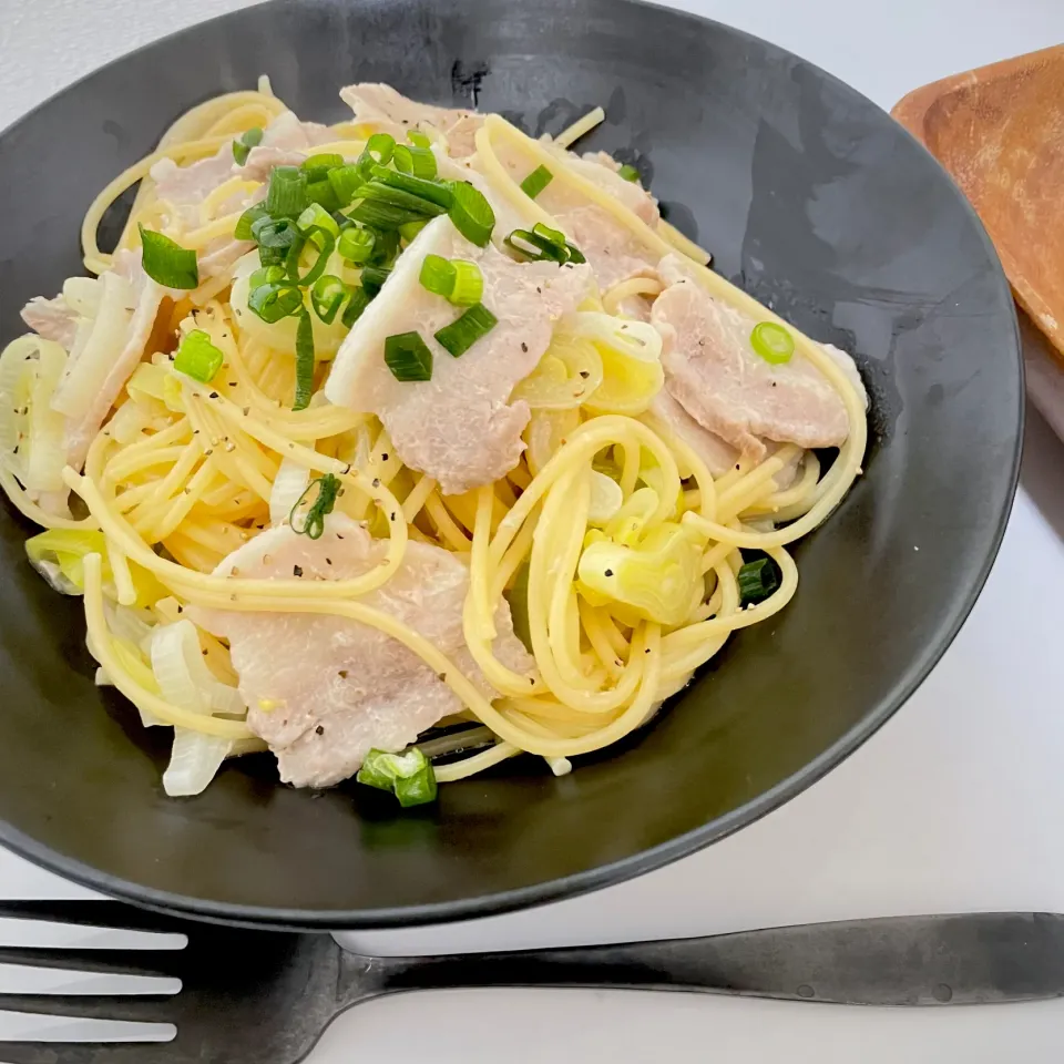 りさこさんの料理 ねぎ塩レモン豚パスタ|りさこさん