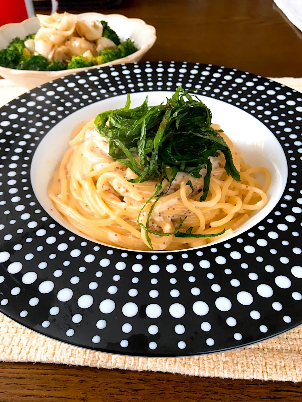 業務スーパーで100円くらいで売ってるパスタ🍝でお昼ごはん。|じゃじゃまるさん