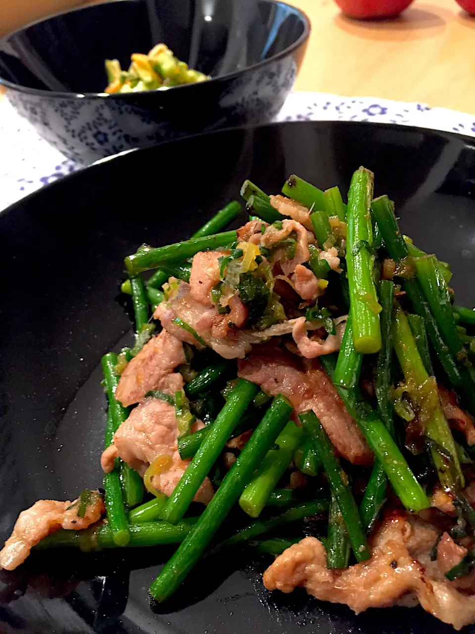 Snapdishの料理写真:豚肉とにんにくの芽の炒め物|Sさん