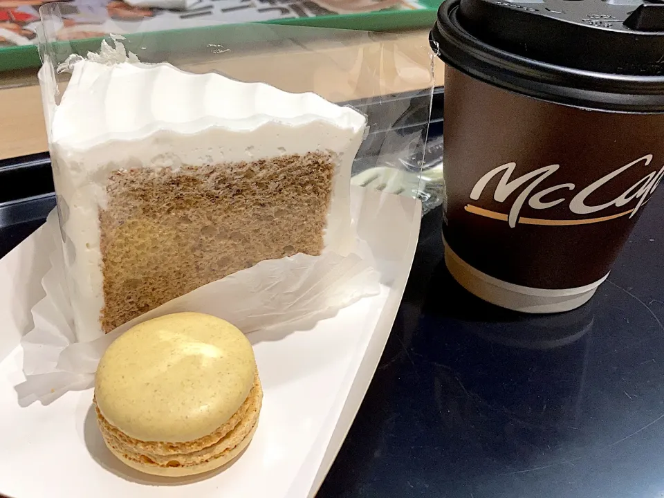 初めてのマックカフェ☕️新梅田食堂街にて|ジュンコ バイヤーさん