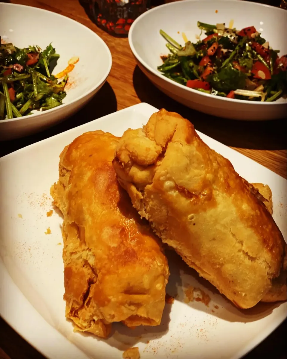 Dinner! Dinner! 
Homemade Asian style Spicy Prawn Eggs Rolls Seasoned with Bean Sprouts Red Peppers Chilli Ginger Garlic Sesame oil Soy sauce with a hot & sour |Emanuel Hayashiさん