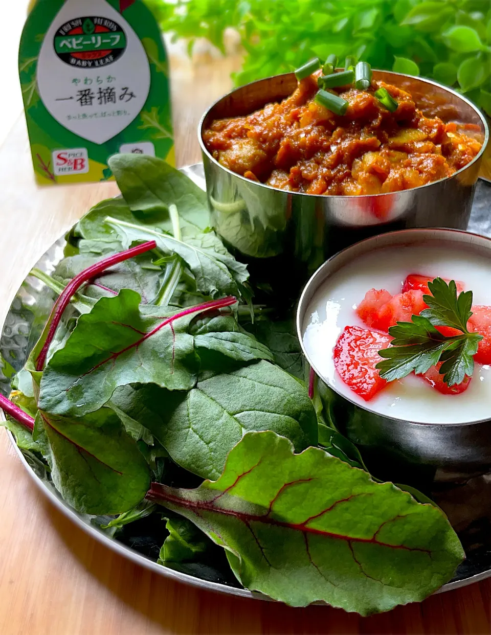 Snapdishの料理写真:チキンティッカマサラカレーwithベビーリーフ🌿スパイスカレー|9421beruさん