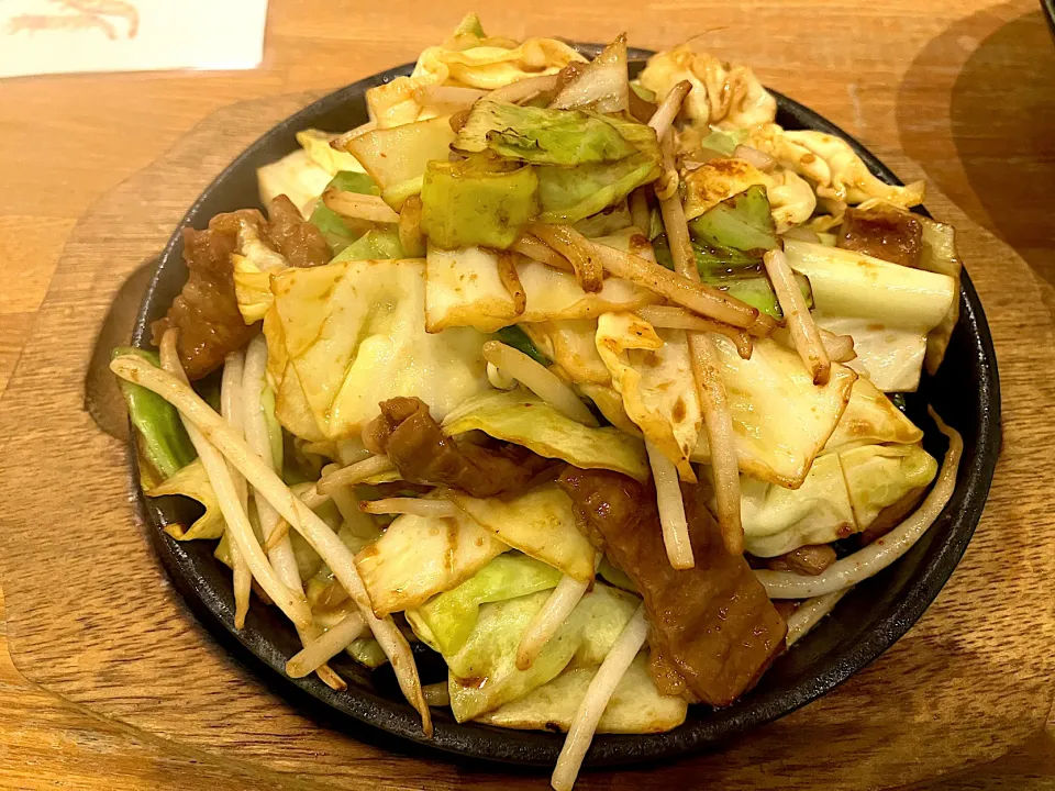 ホルモンとキャベツの味噌炒め|しのぶさん