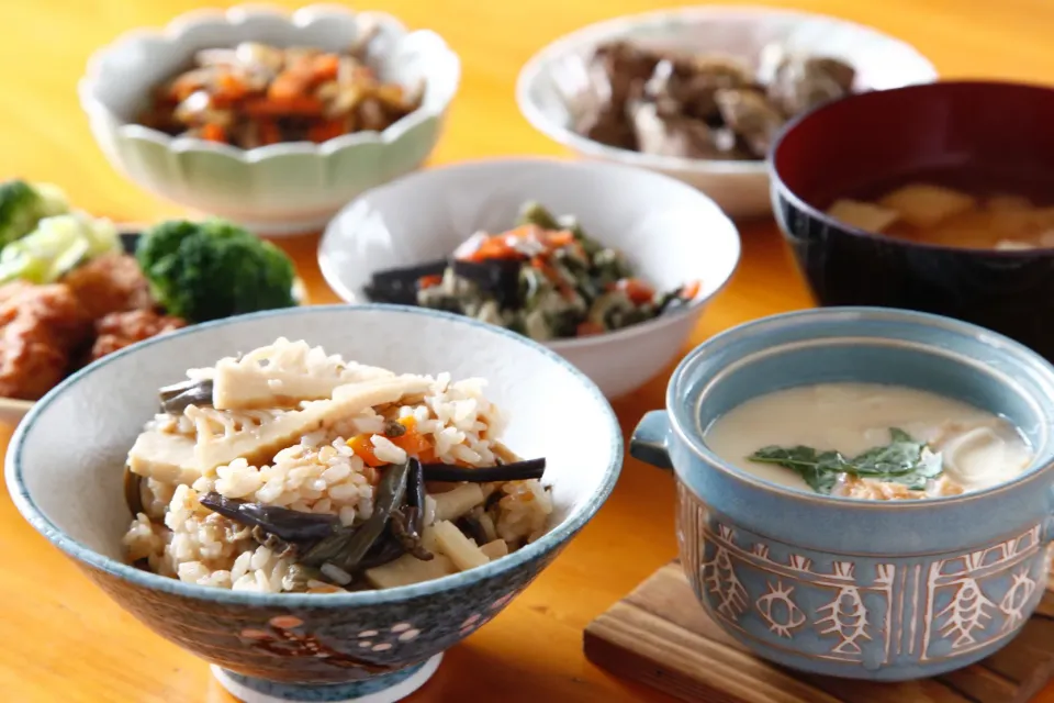 蕨と筍の炊き込みご飯、茶碗蒸し|マユマユさん