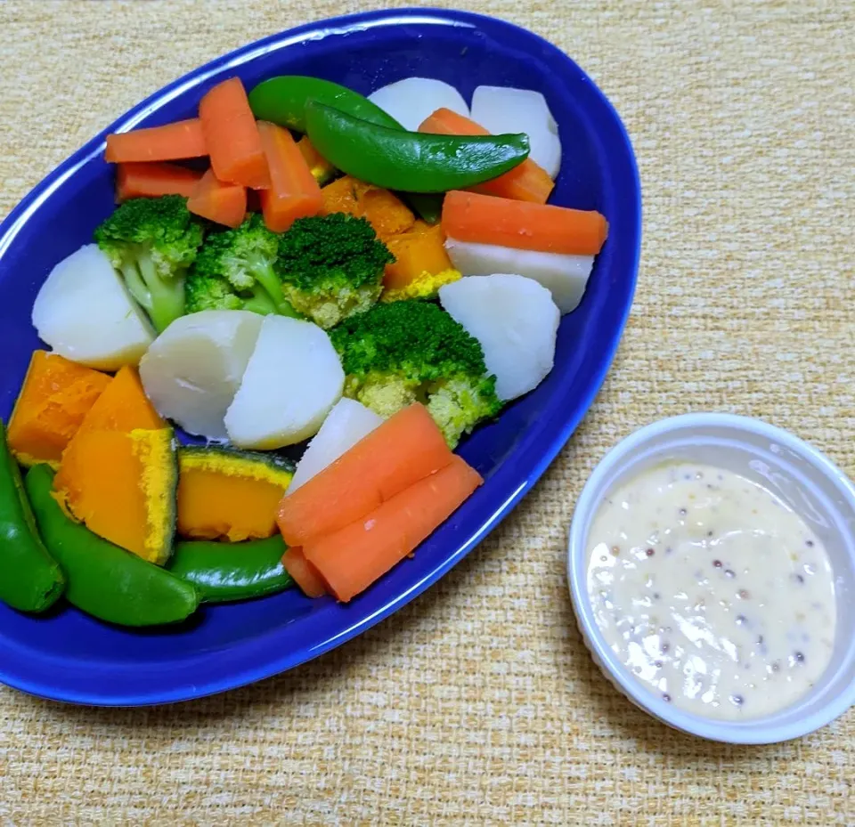 Snapdishの料理写真:2022/03/30　こずりんさんの料理 根菜の温野菜サラダ|ちいたんさん