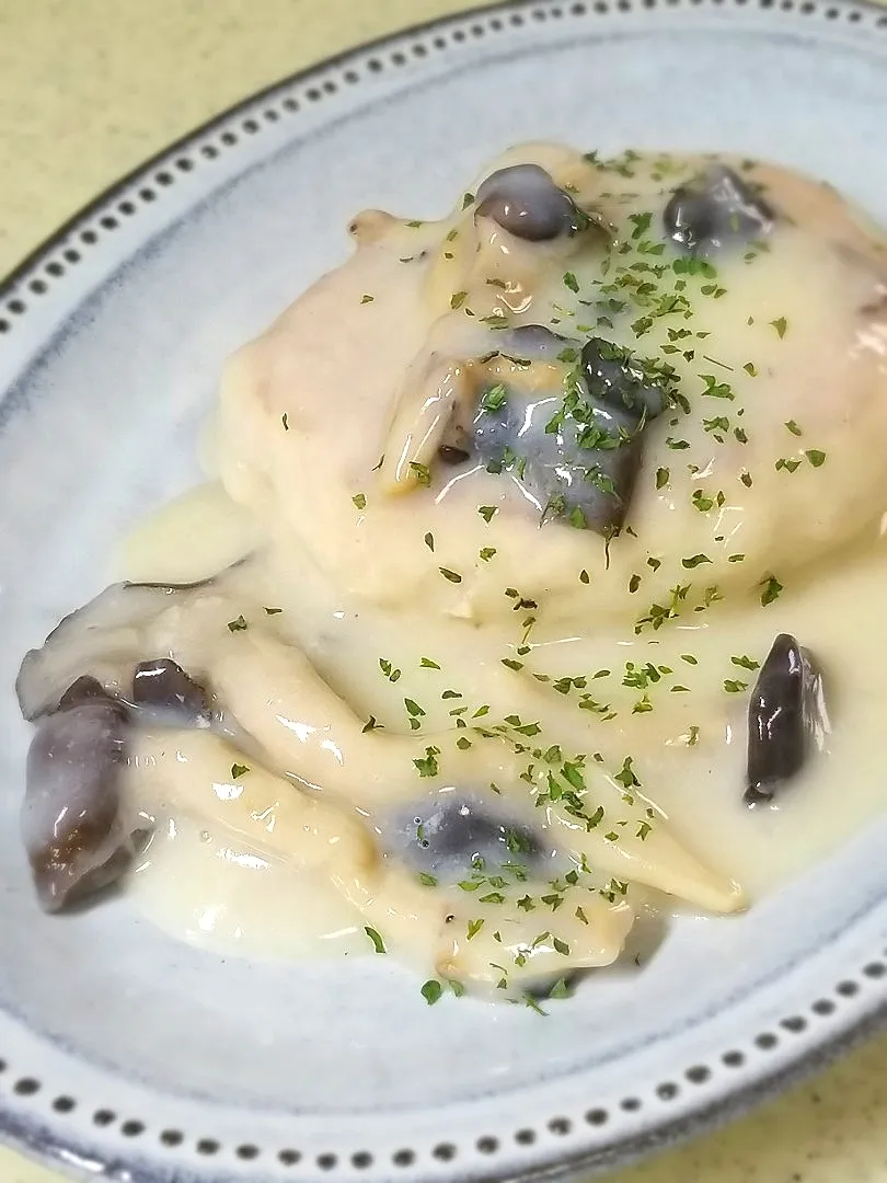 ひらたけと鶏ハンバーグのクリーム煮|ぱんだのままんさん