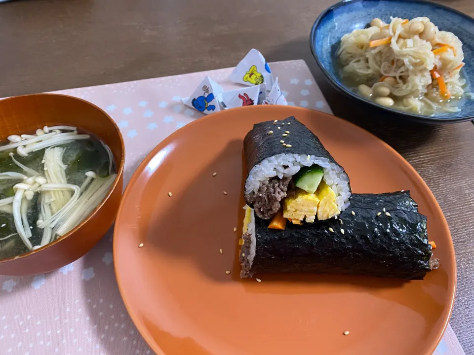 恵方巻き、切り干し大根の煮物、味噌汁|shokoさん