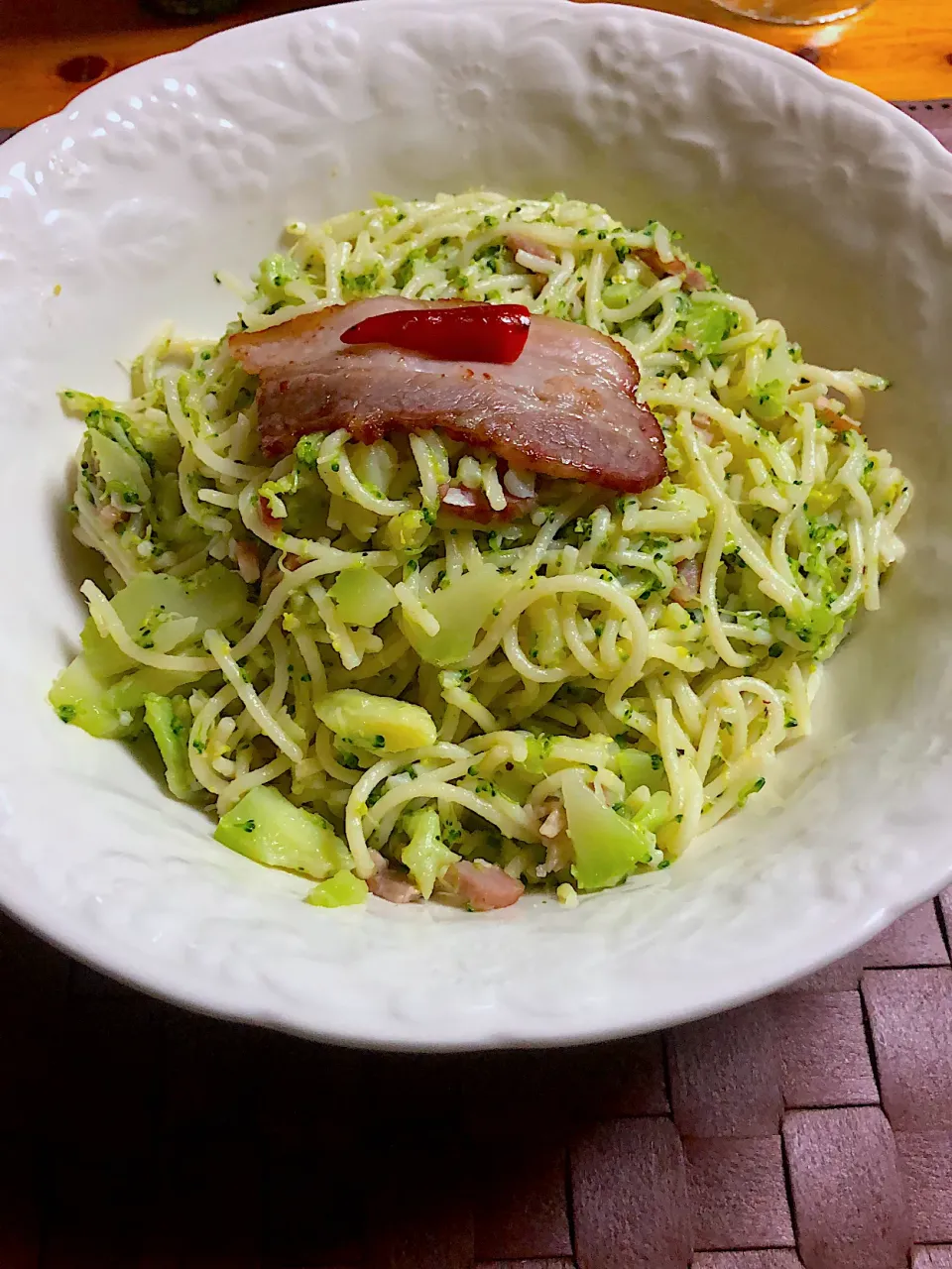 ブロッコリーとベーコンのパスタ 焼きベーコンのせ|沖壮平さん