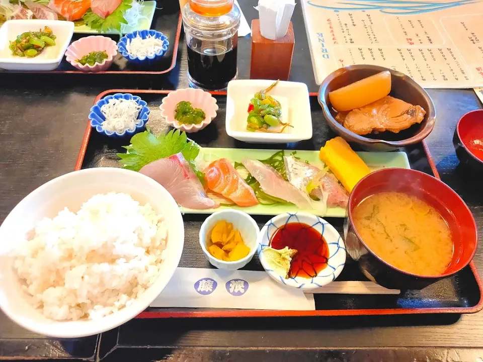 Snapdishの料理写真:江ノ島お刺身定食|えっこさん