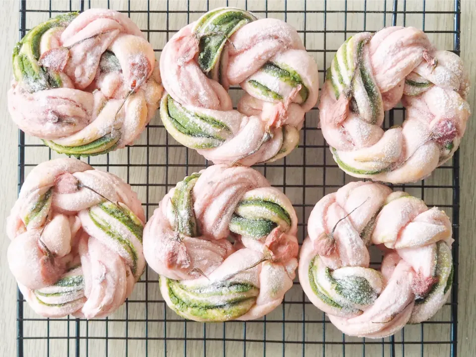 Sakura matcha wreath bread|Misstyさん