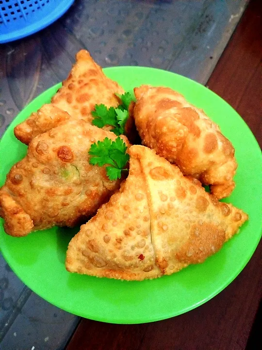 Snapdishの料理写真:Samosa|Anna Ganigaさん