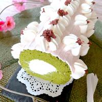 抹茶の桜ロールケーキ