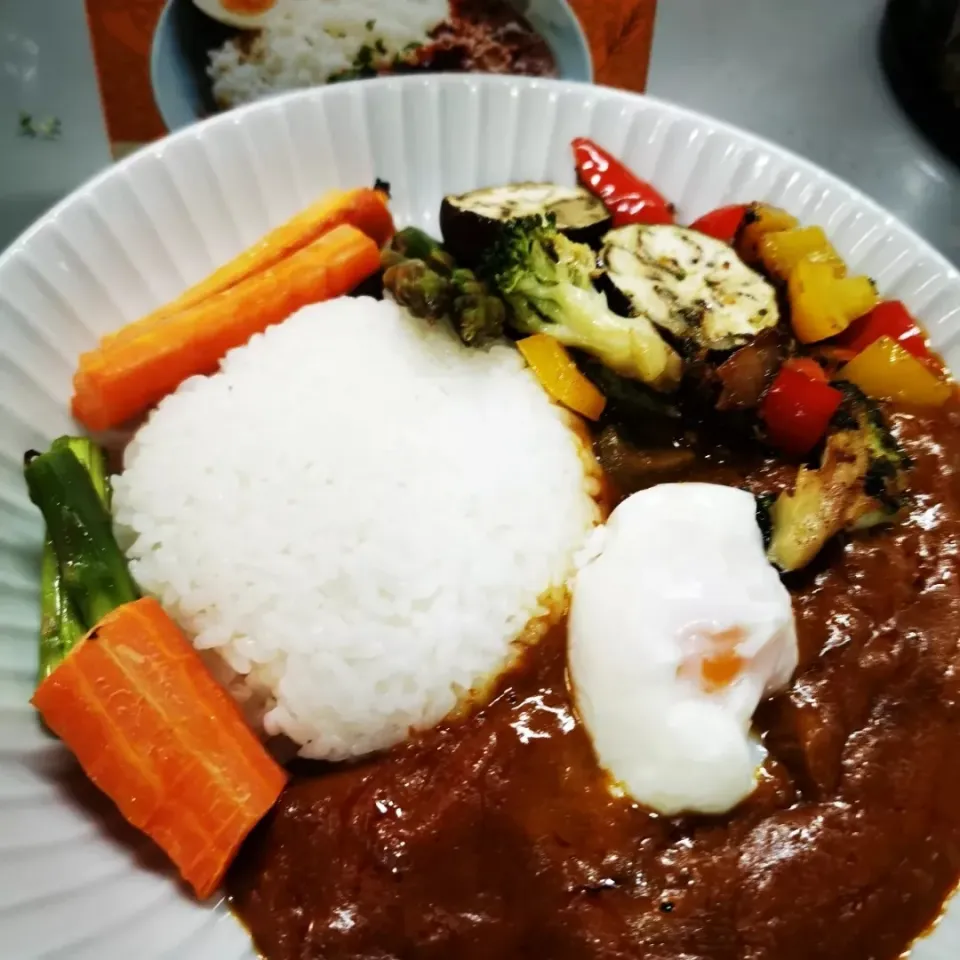 バターチキンカレーとバター焼き野菜👌グ〜です😀|ペンギンさん