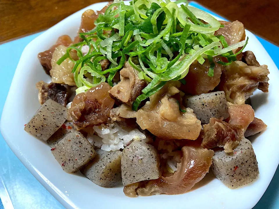 ぼっかけ丼|はっちぃさん