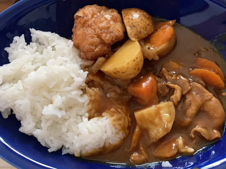 新じゃがカレー🍛唐揚げトッピング♡|gunlove❤さん
