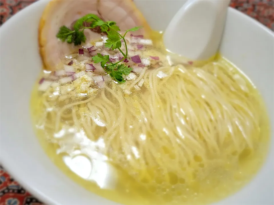 Snapdishの料理写真:ユリイカ|BAR MINAMINHO/soup noodle cuisine 373/ラーメンミナミさん