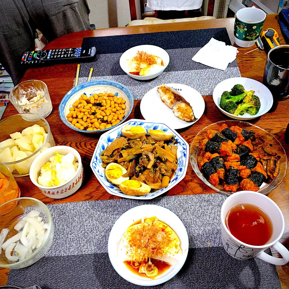 豚ヒレ肉とろとろ煮、湯豆腐、残り物、常備菜、漬物|yakinasuさん