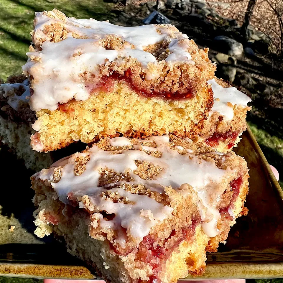 Red raspberry #coffeecake with #cinnamon streusel.|Dean M Rogersさん