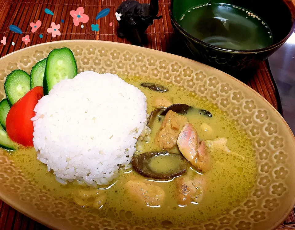 大好きなグリーンカレーdeお久しぶりです🌸|かのりさん