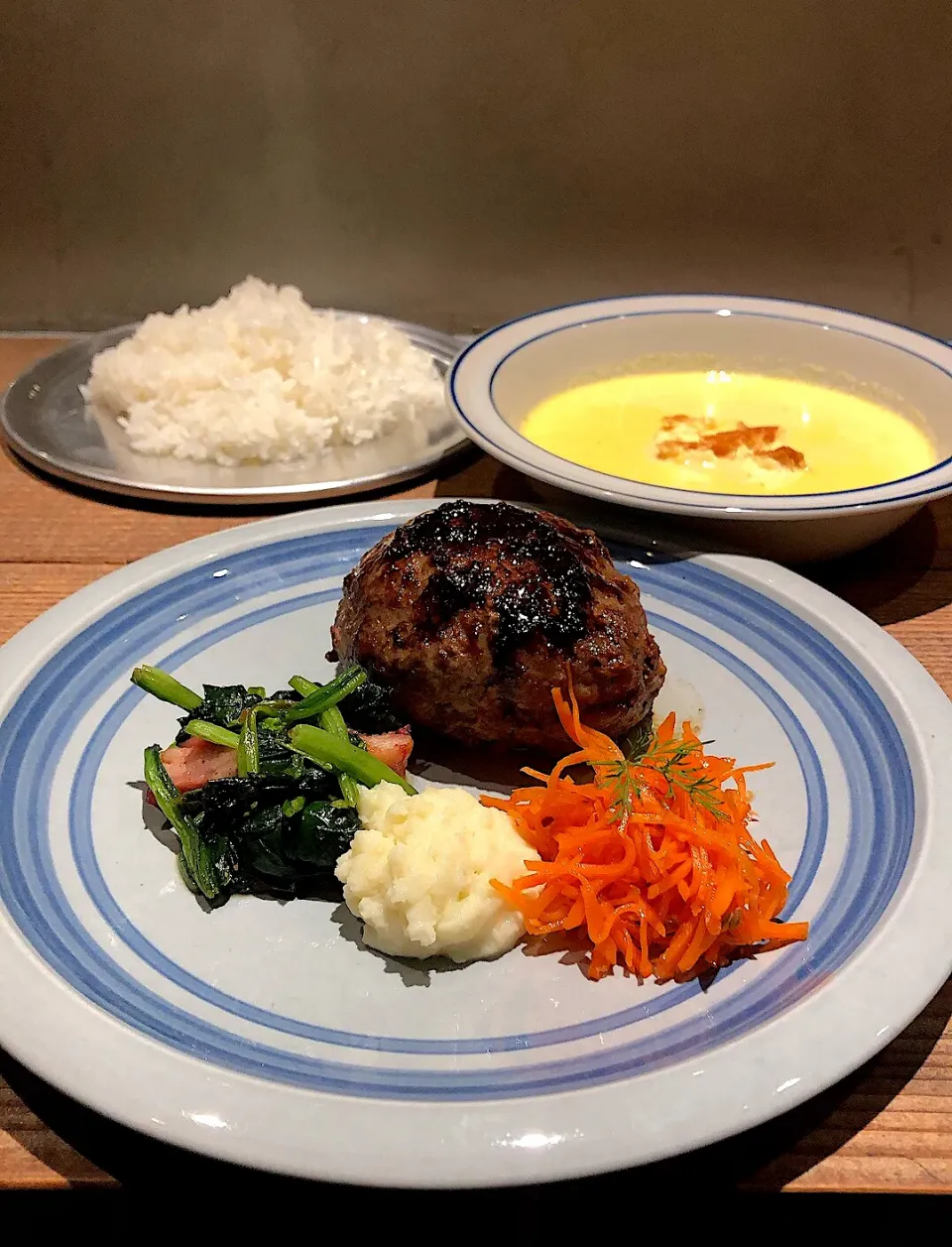 まかないハンバーグ定食😋|けんちんさん