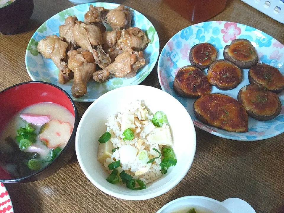 手羽元のさっぱり煮
筍ごはん
椎茸の味噌マヨ焼き
味噌汁|尚さん