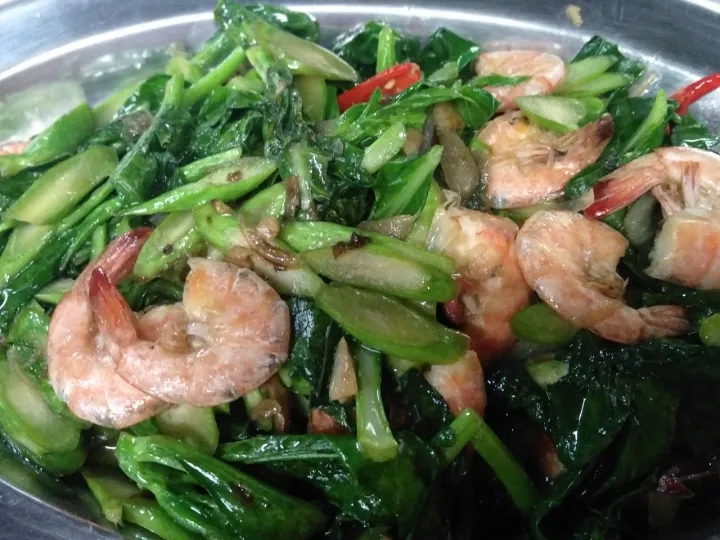 Sawi goreng udang|Khaleesya Halimatusさん