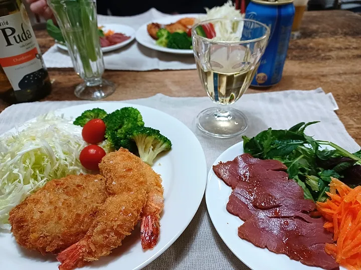 Snapdishの料理写真:海老フライとコロッケ、冷凍揚げるだけ|ぱいんてーるさん