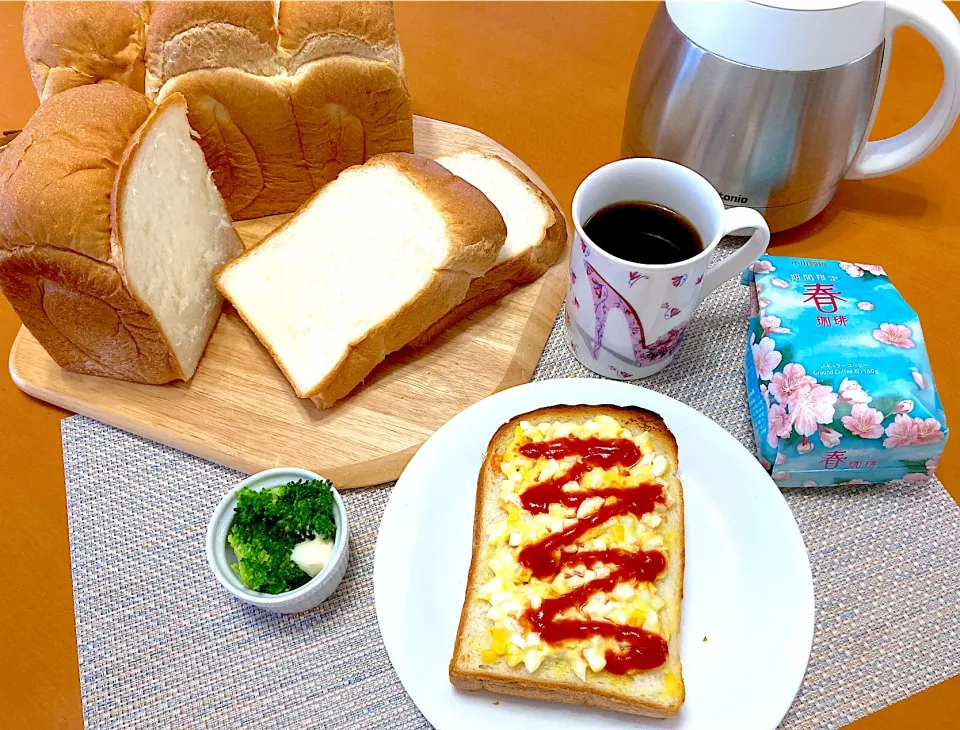 たまごトーストでモーニング🍳|オレンジまゆゆさん