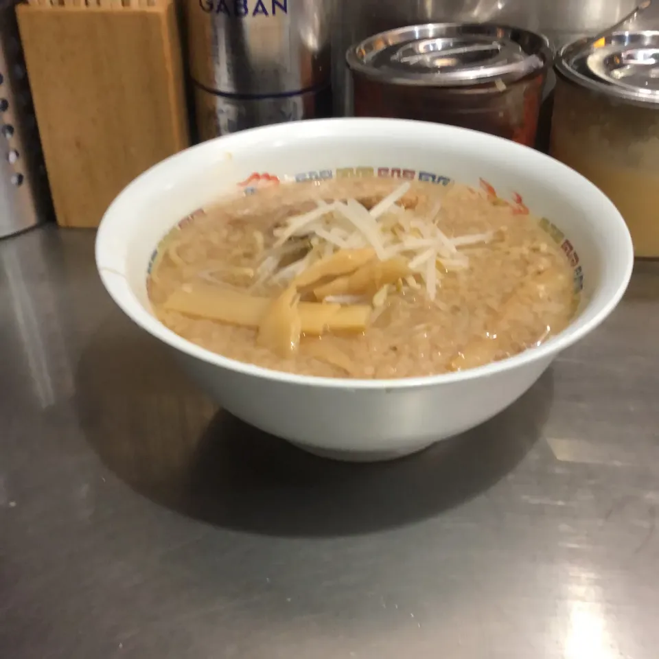 Snapdishの料理写真:今日の　＃朝ラー　＃ホープ軒　で　＃ラーメン　寒いからいつもよりお客さま、多し|Hajime Sakaiさん