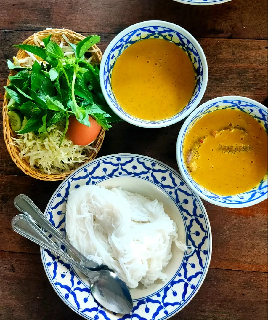 Khanom Jeen with Crab Sauce.|katang23さん