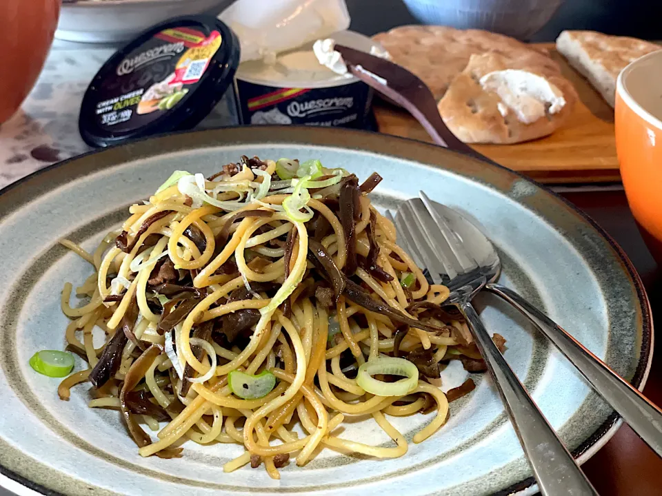 豆角焖面（干しインゲンと豚肉の中華パスタ)|Emeiさん